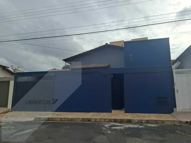 {{layout.imobiliaria.imb_razaosocial}}