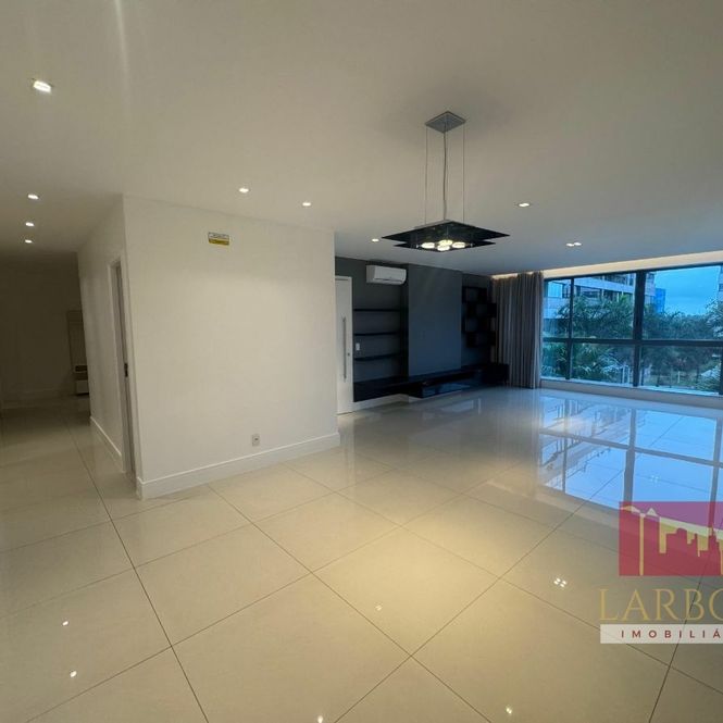 APARTAMENTO EM CONDOMÍNIO 4 QUARTOS