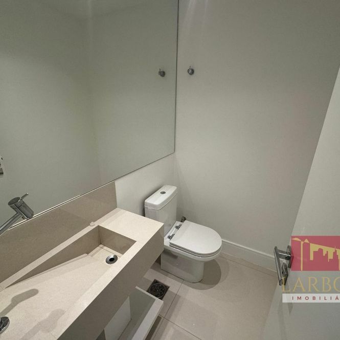 APARTAMENTO EM CONDOMÍNIO 4 QUARTOS