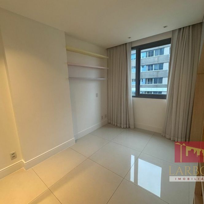 APARTAMENTO EM CONDOMÍNIO 4 QUARTOS