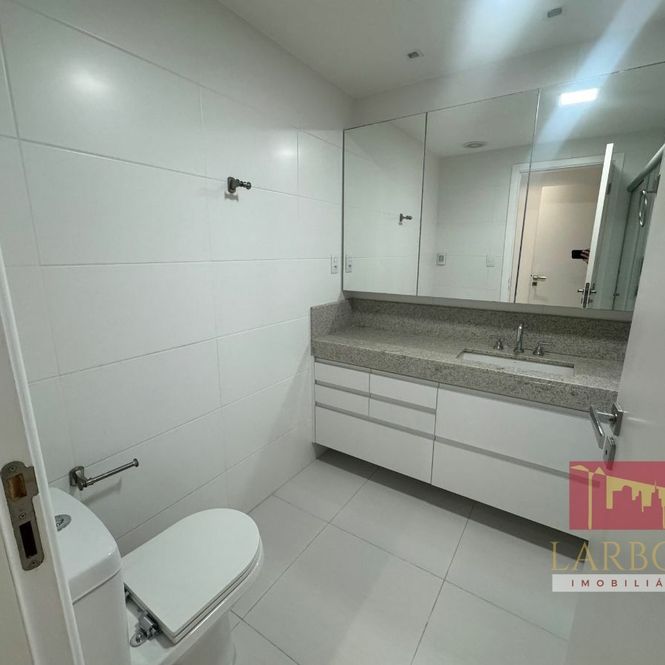 APARTAMENTO EM CONDOMÍNIO 4 QUARTOS