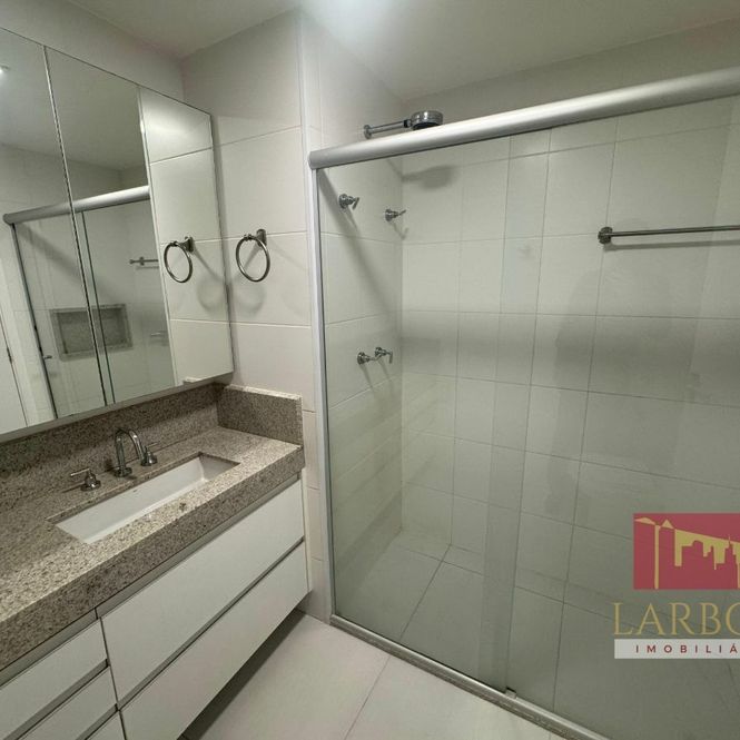 APARTAMENTO EM CONDOMÍNIO 4 QUARTOS