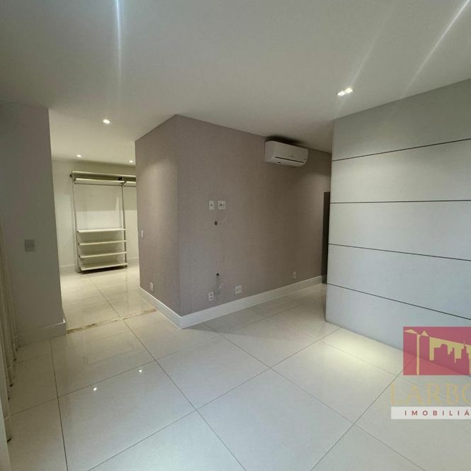 APARTAMENTO EM CONDOMÍNIO 4 QUARTOS