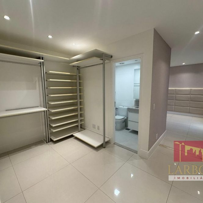 APARTAMENTO EM CONDOMÍNIO 4 QUARTOS