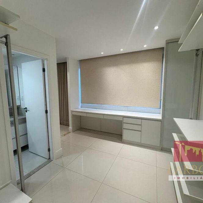 APARTAMENTO EM CONDOMÍNIO 4 QUARTOS