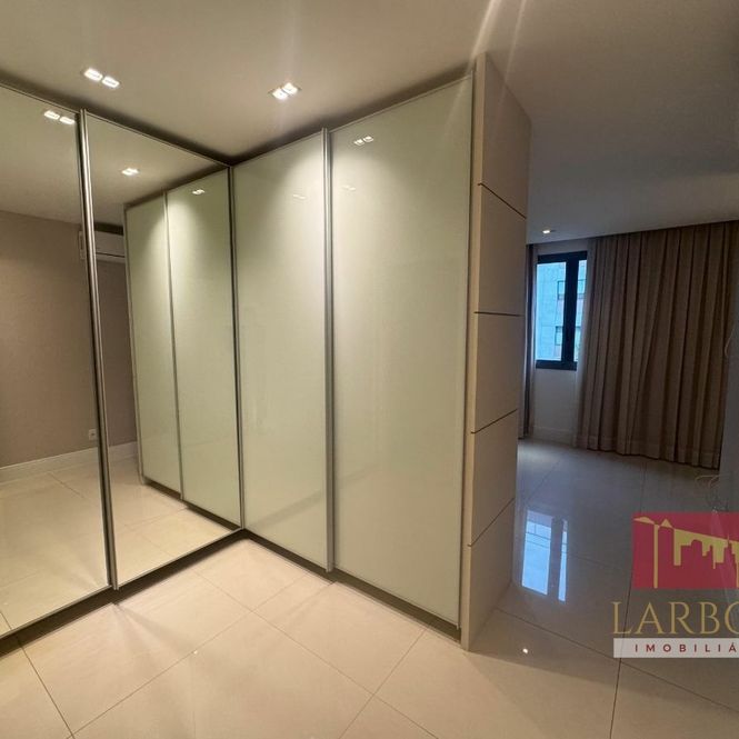 APARTAMENTO EM CONDOMÍNIO 4 QUARTOS