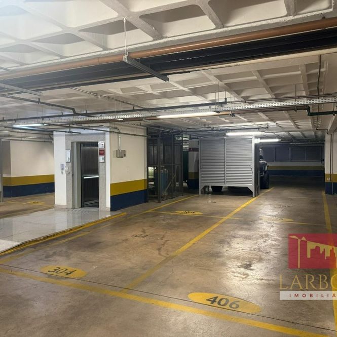 APARTAMENTO EM CONDOMÍNIO 4 QUARTOS