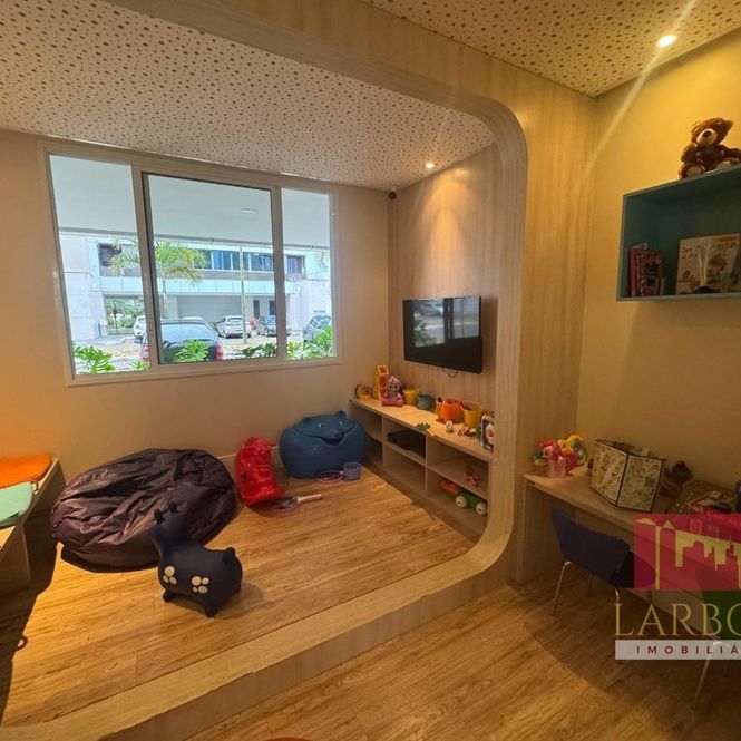 APARTAMENTO EM CONDOMÍNIO 4 QUARTOS