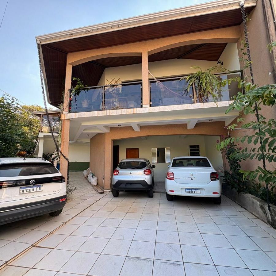 {{layout.imobiliaria.imb_razaosocial}}