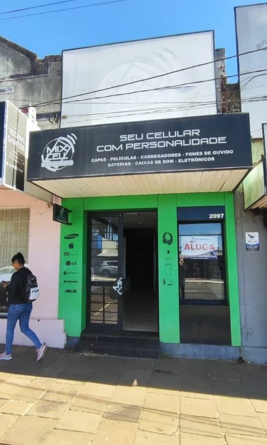 {{layout.imobiliaria.imb_razaosocial}}