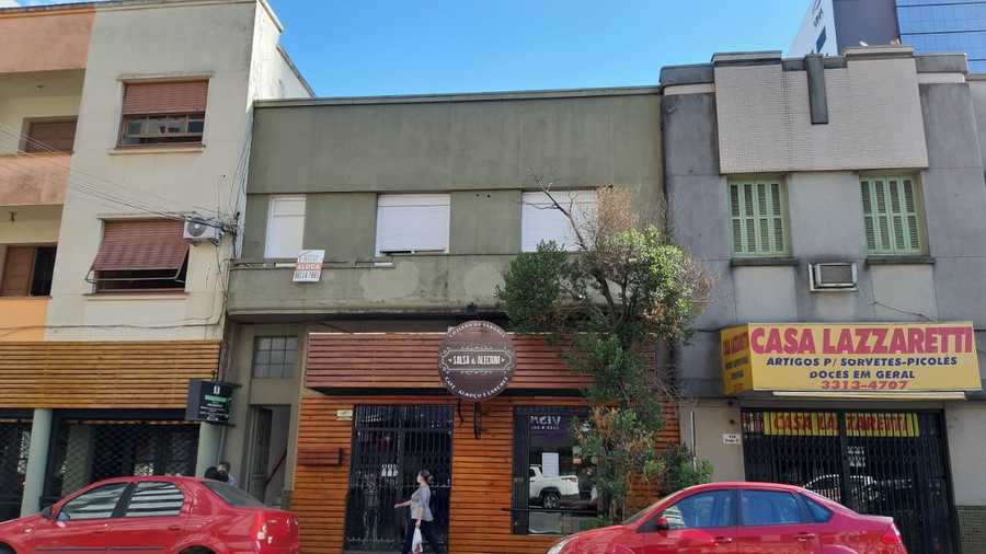 {{layout.imobiliaria.imb_razaosocial}}