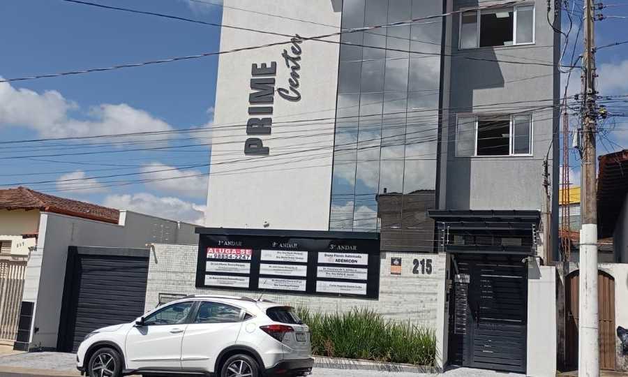 {{layout.imobiliaria.imb_razaosocial}}