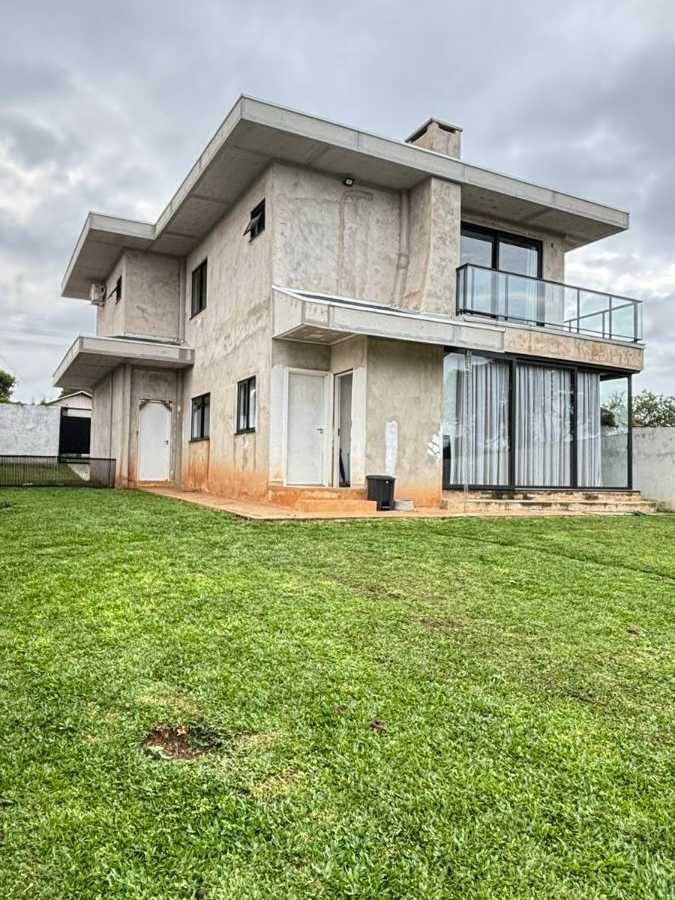 {{layout.imobiliaria.imb_razaosocial}}