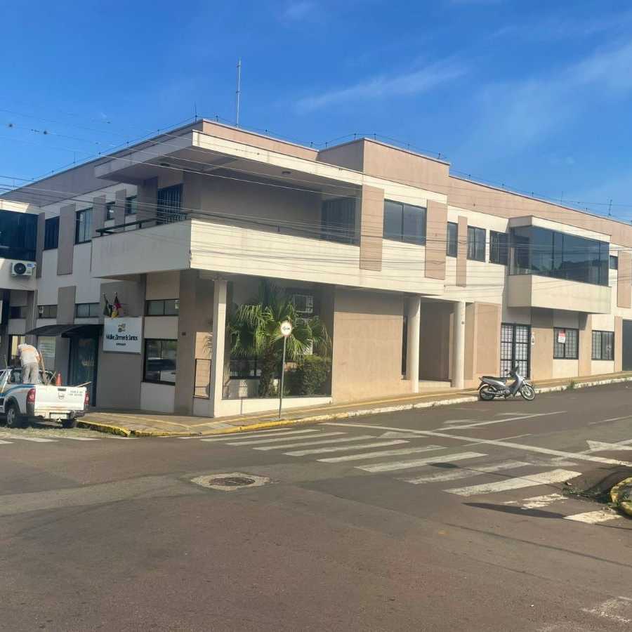 {{layout.imobiliaria.imb_razaosocial}}