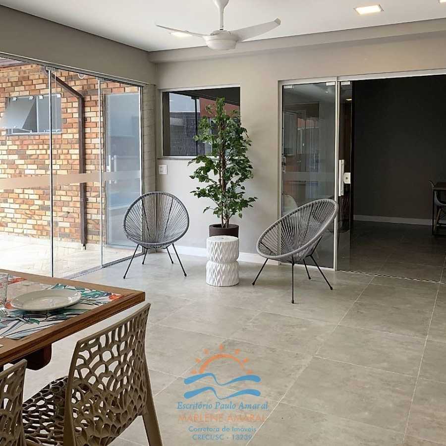 {{layout.imobiliaria.imb_razaosocial}}