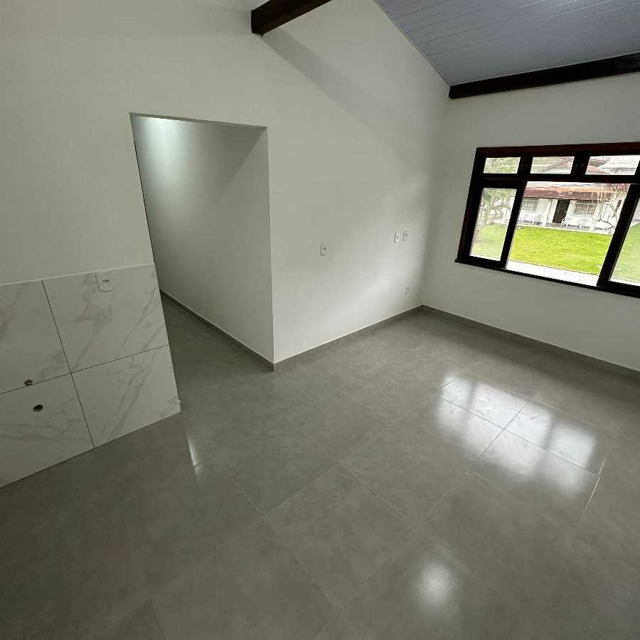 {{layout.imobiliaria.imb_razaosocial}}