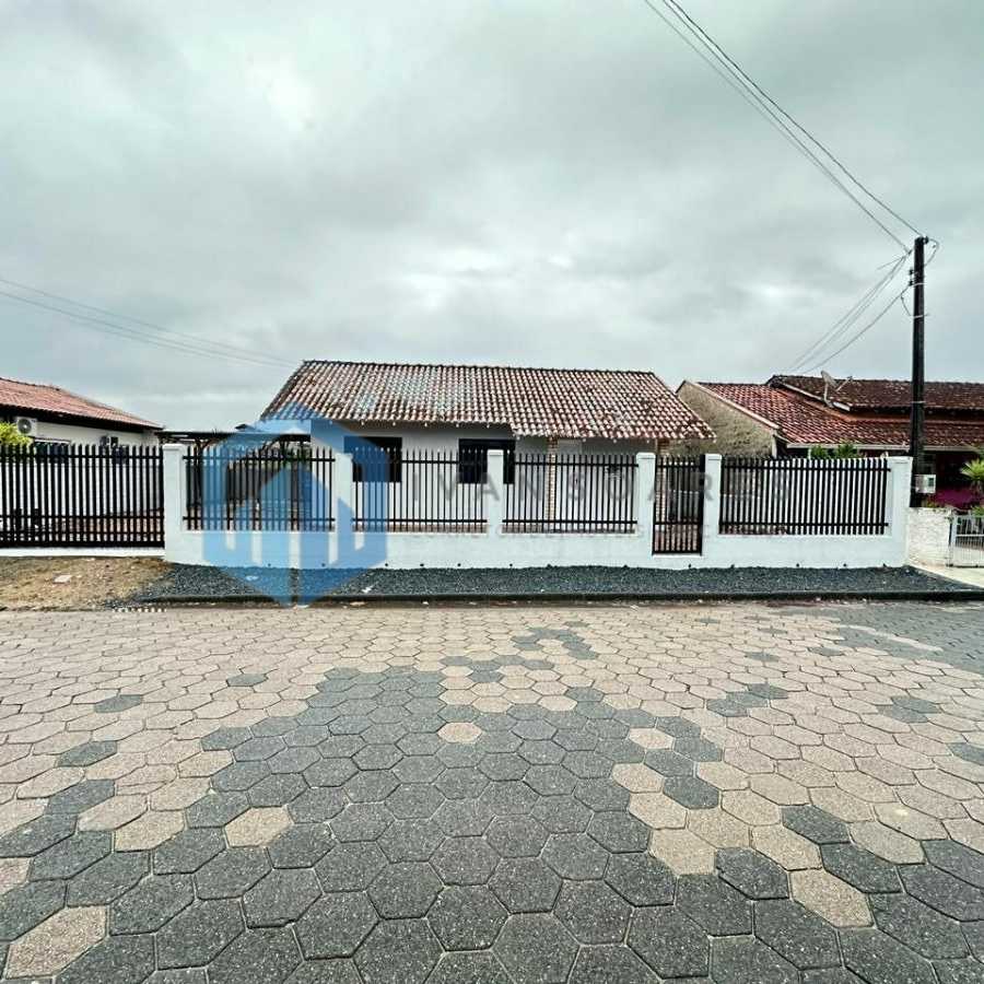 {{layout.imobiliaria.imb_razaosocial}}
