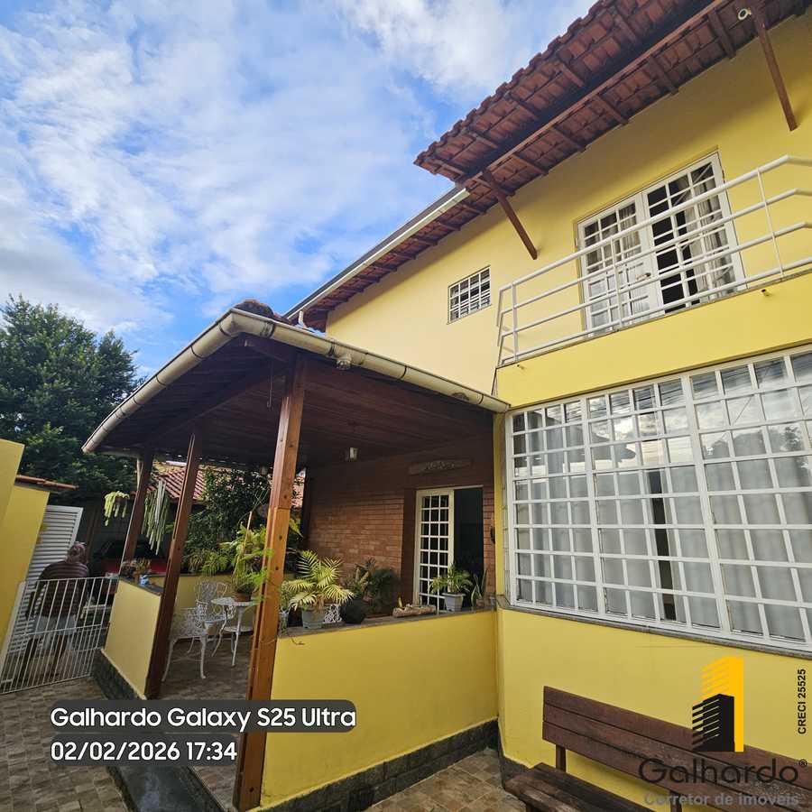 {{layout.imobiliaria.imb_razaosocial}}