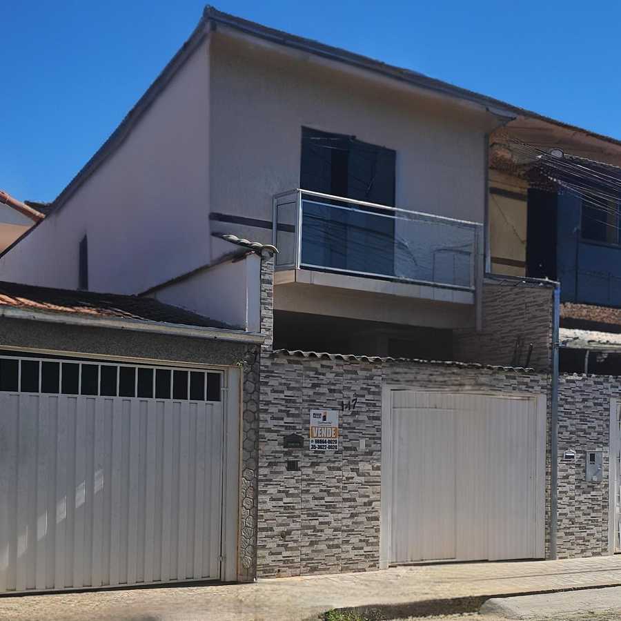 {{layout.imobiliaria.imb_razaosocial}}