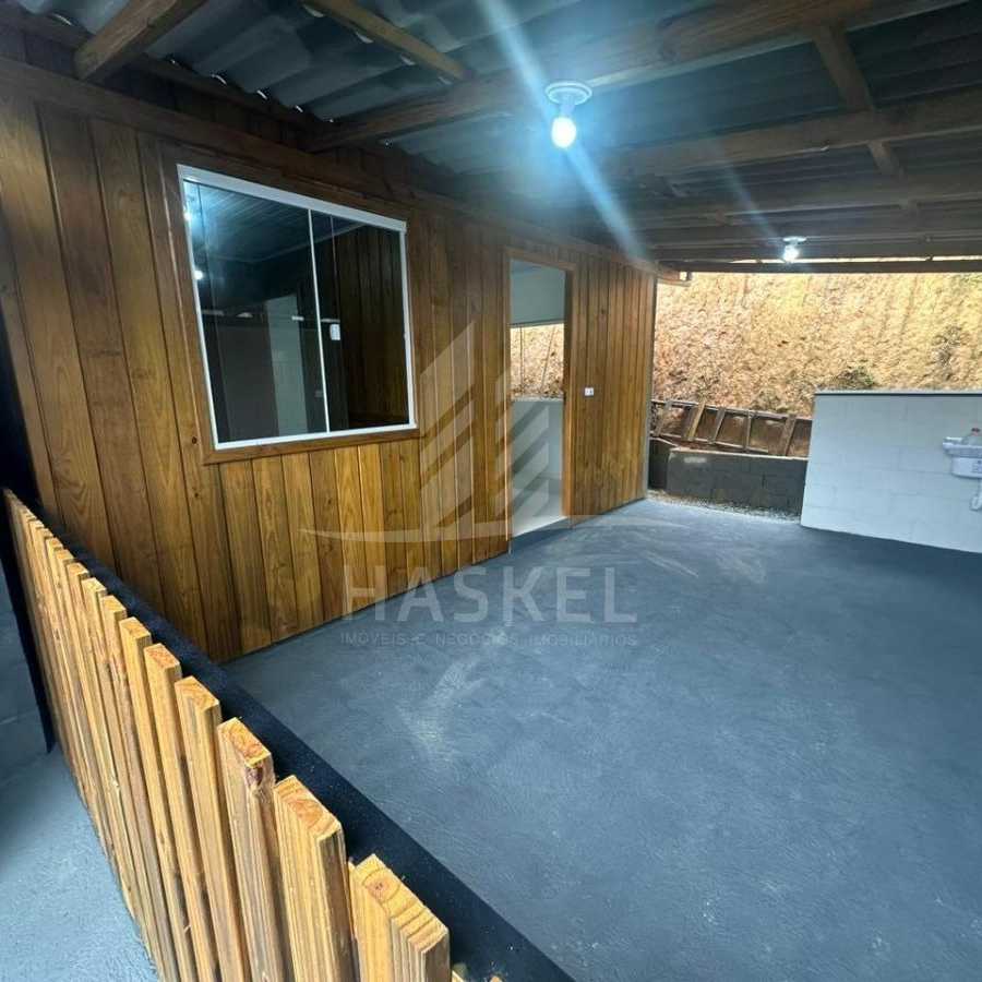 {{layout.imobiliaria.imb_razaosocial}}