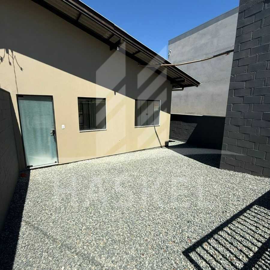 {{layout.imobiliaria.imb_razaosocial}}