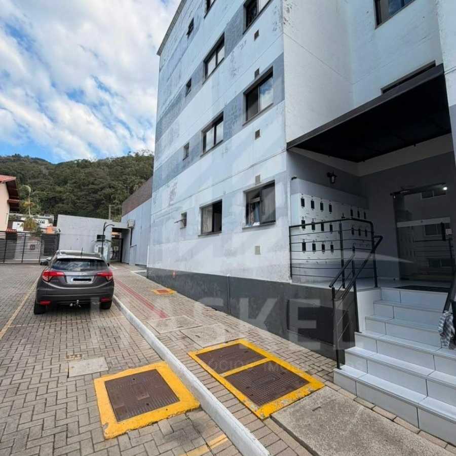 {{layout.imobiliaria.imb_razaosocial}}