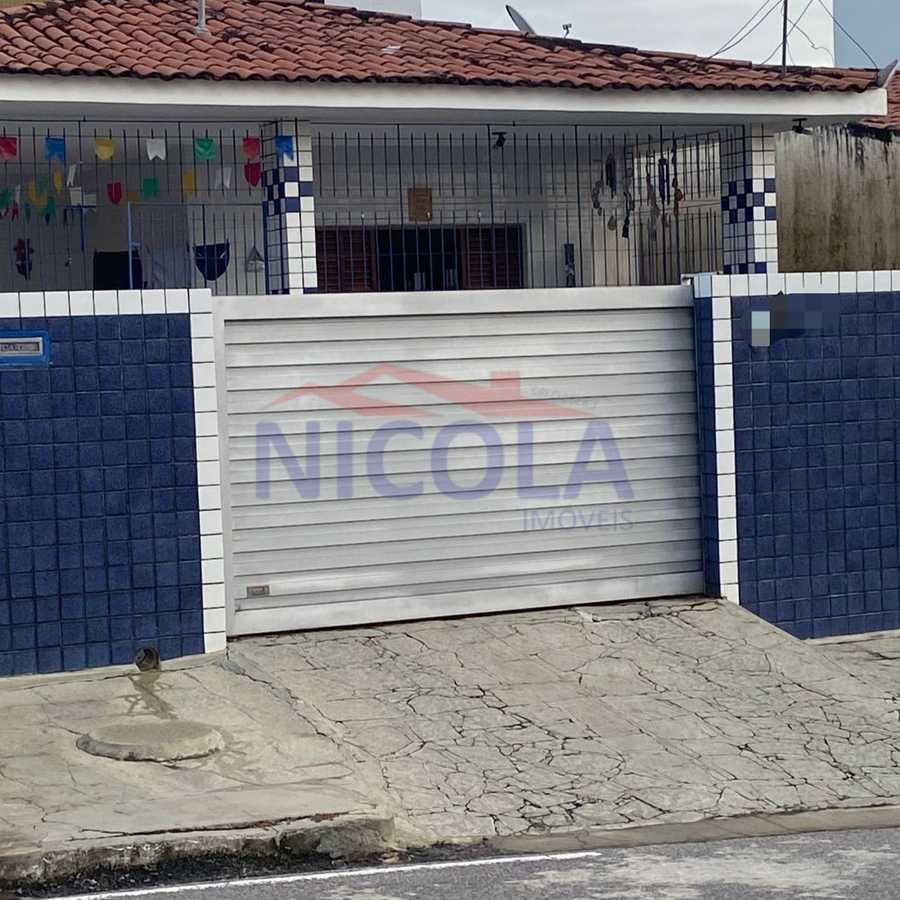 {{layout.imobiliaria.imb_razaosocial}}