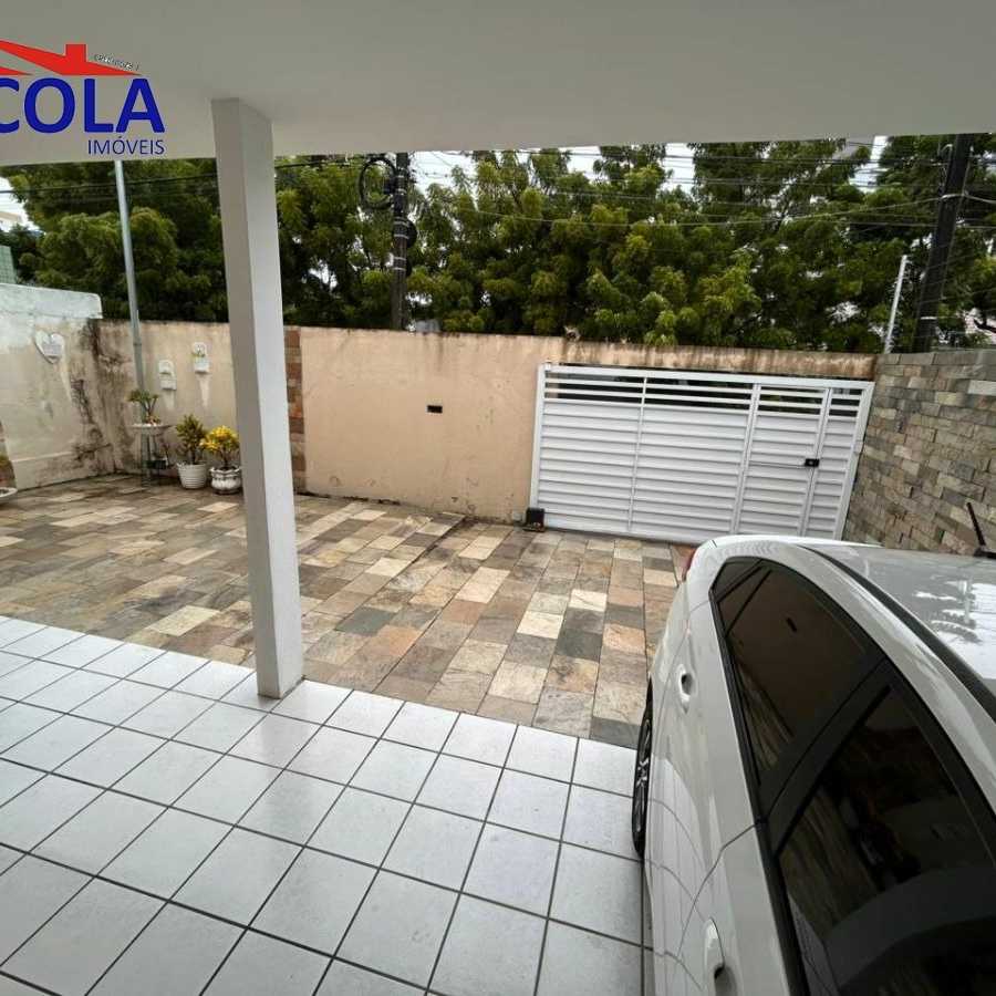 {{layout.imobiliaria.imb_razaosocial}}