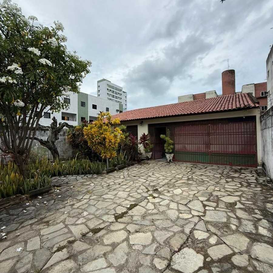 {{layout.imobiliaria.imb_razaosocial}}