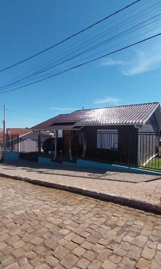 {{layout.imobiliaria.imb_razaosocial}}