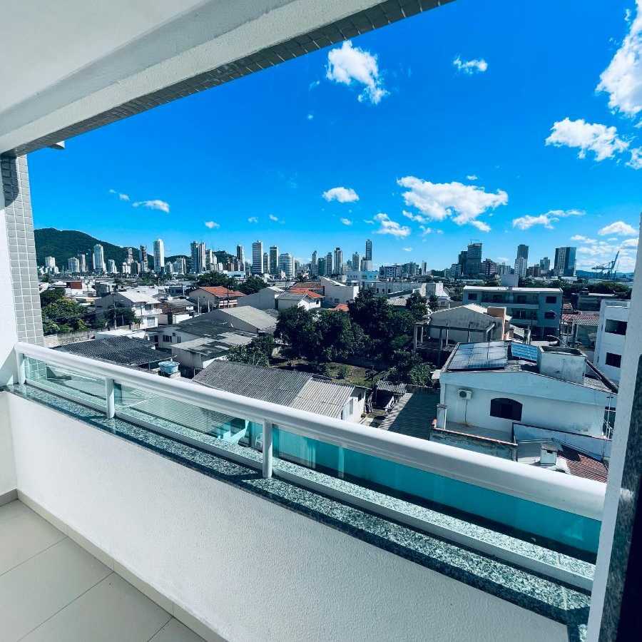 {{layout.imobiliaria.imb_razaosocial}}