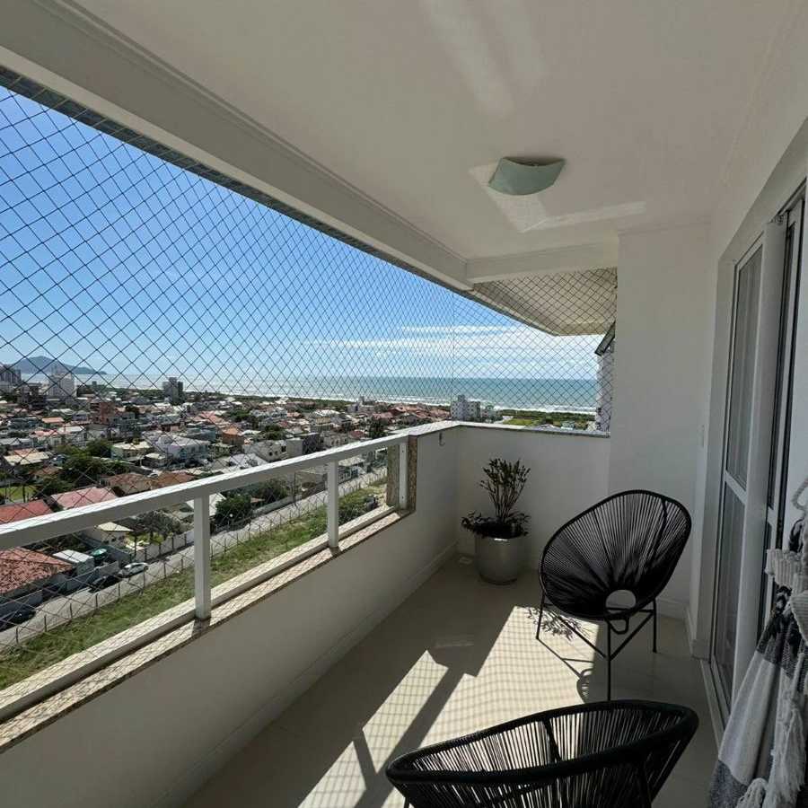 {{layout.imobiliaria.imb_razaosocial}}