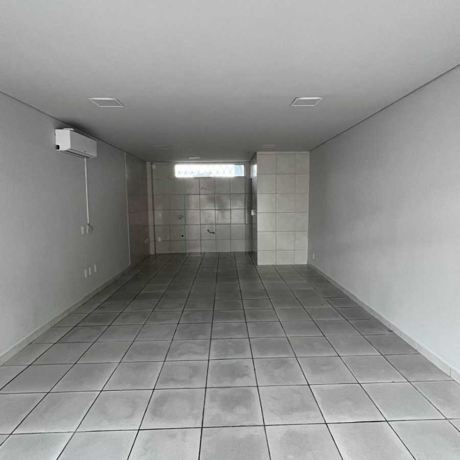 {{layout.imobiliaria.imb_razaosocial}}