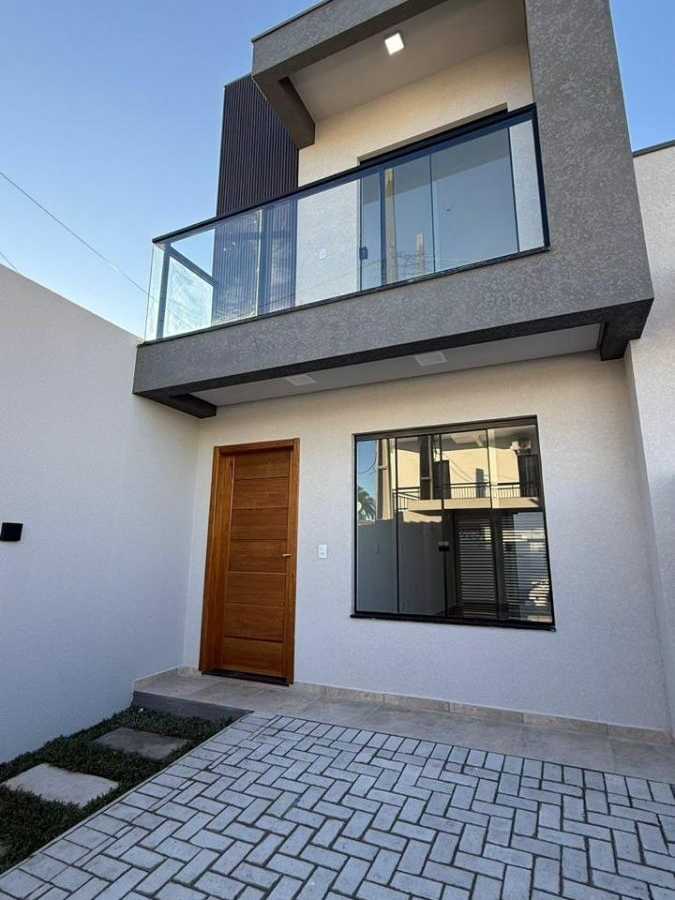 {{layout.imobiliaria.imb_razaosocial}}