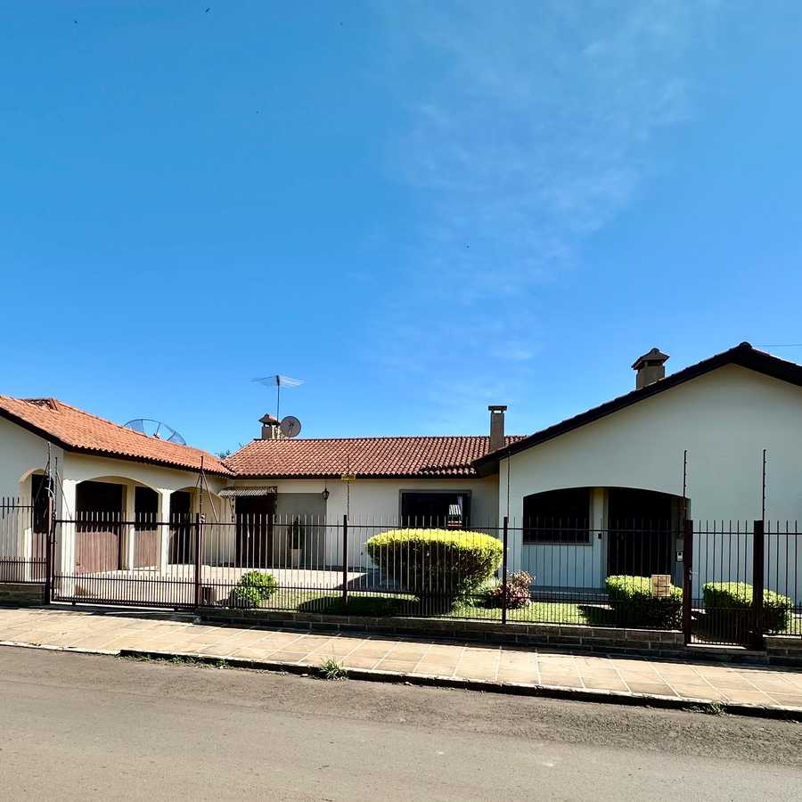 {{layout.imobiliaria.imb_razaosocial}}