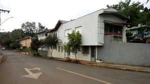 {{layout.imobiliaria.imb_razaosocial}}