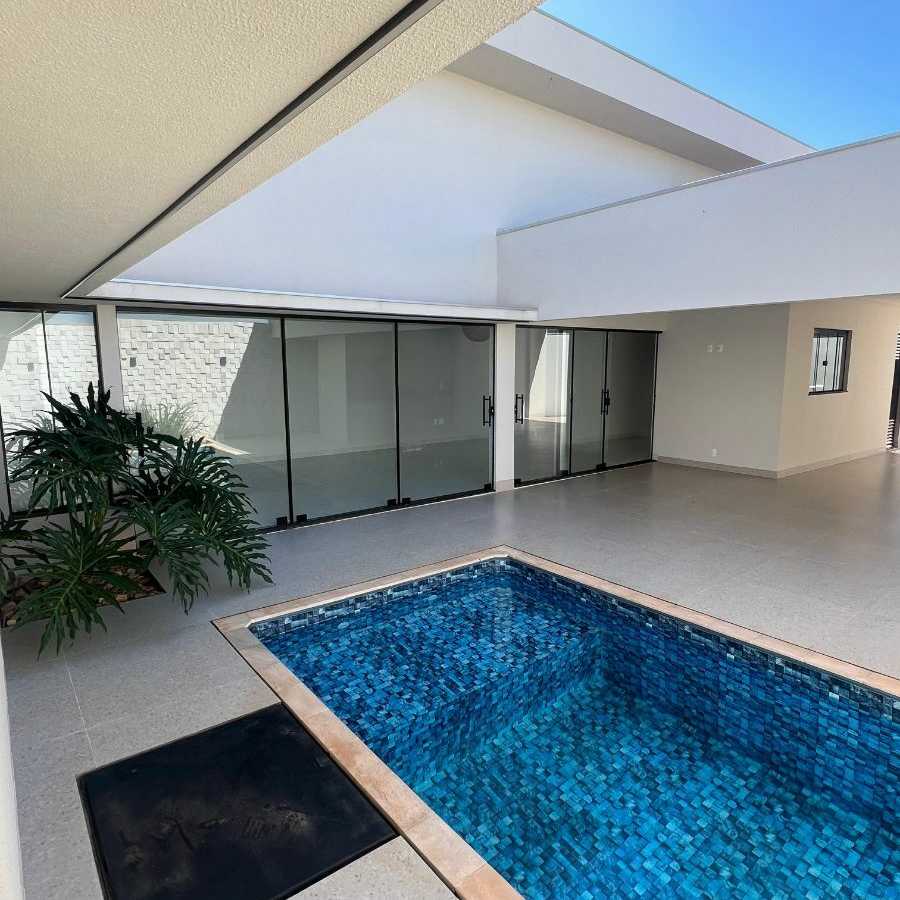 {{layout.imobiliaria.imb_razaosocial}}