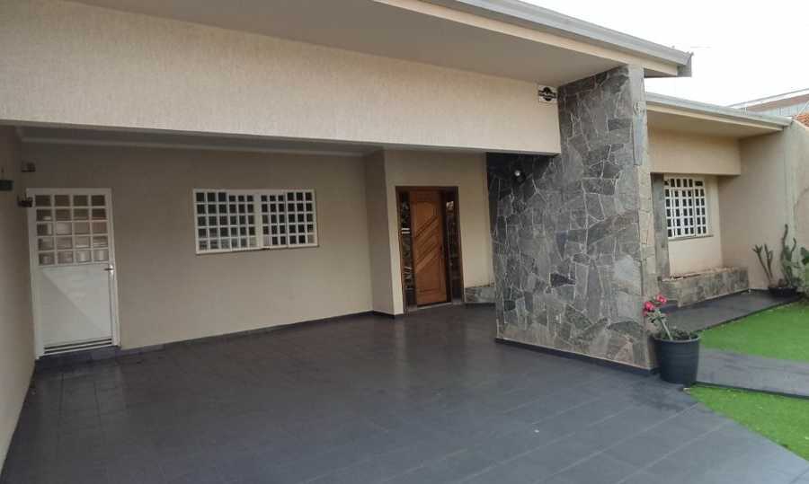 {{layout.imobiliaria.imb_razaosocial}}