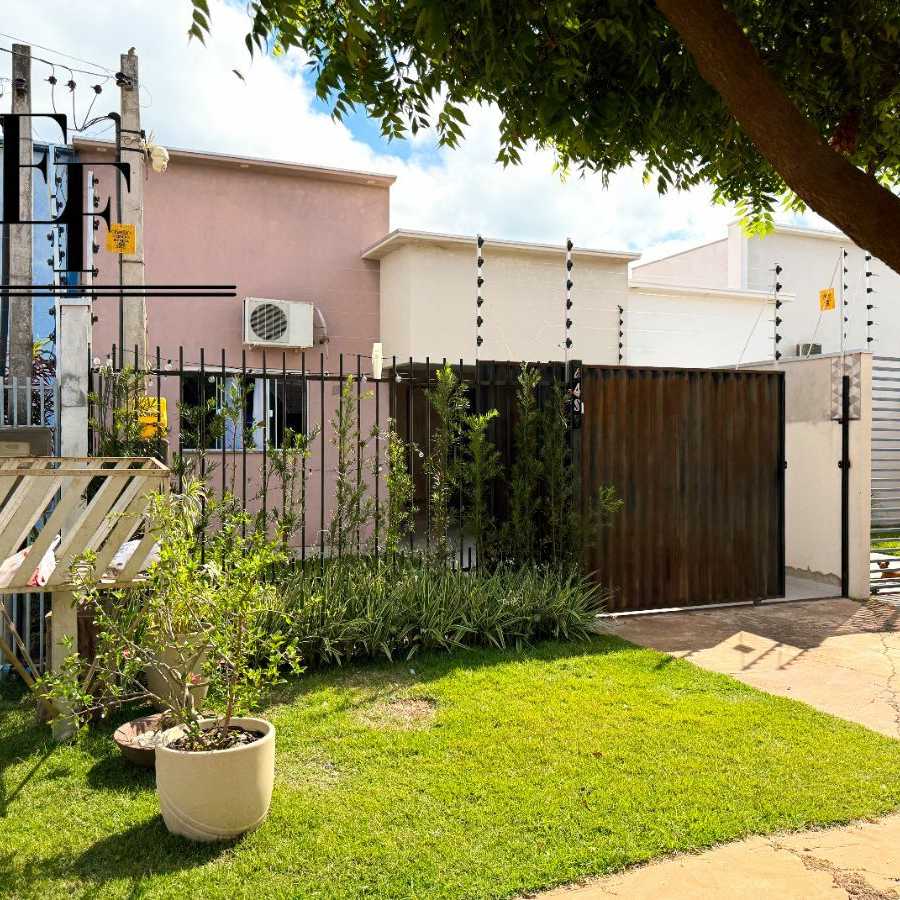 {{layout.imobiliaria.imb_razaosocial}}