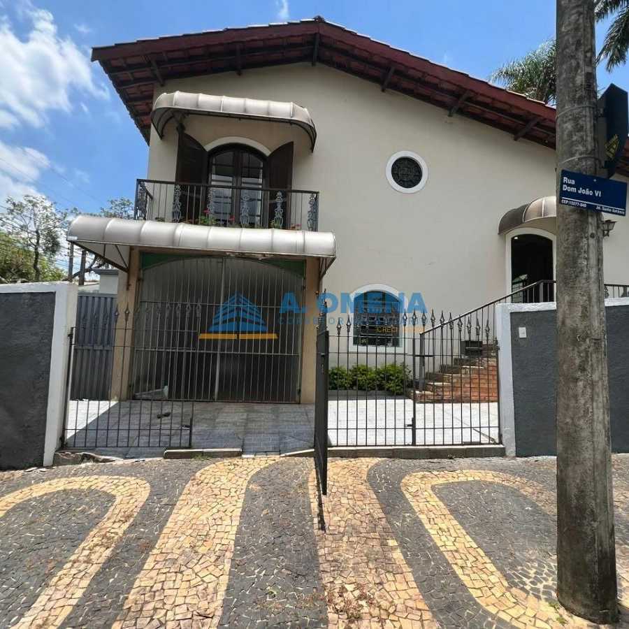 {{layout.imobiliaria.imb_razaosocial}}