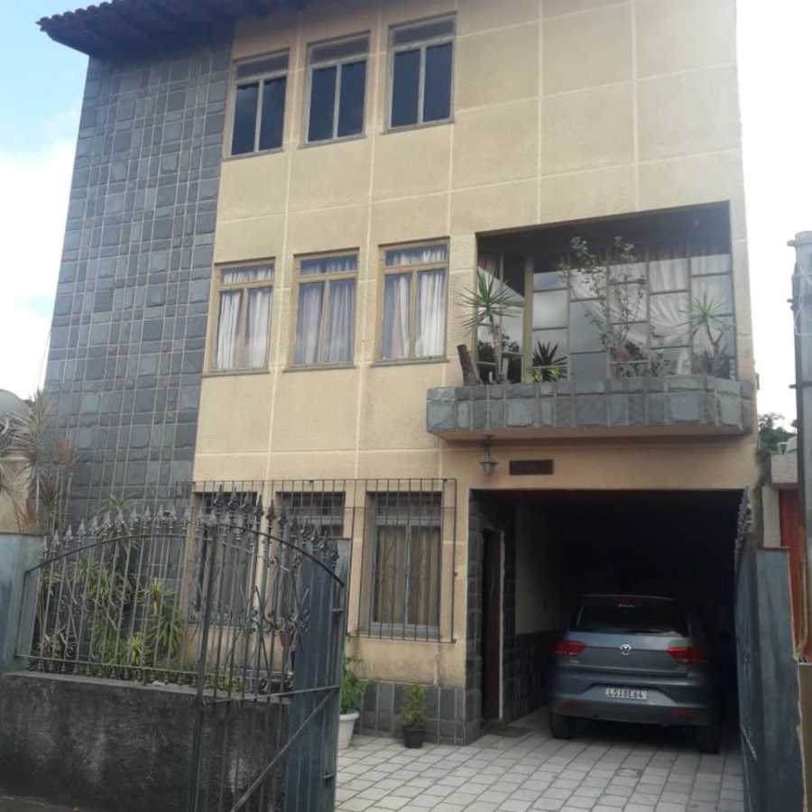 {{layout.imobiliaria.imb_razaosocial}}