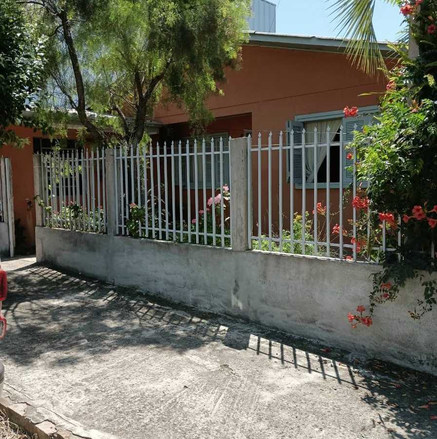 {{layout.imobiliaria.imb_razaosocial}}