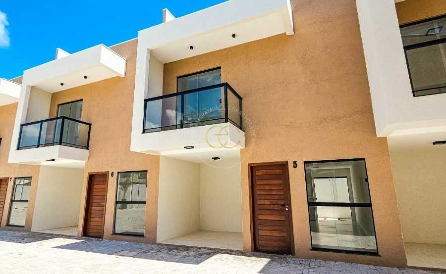 {{layout.imobiliaria.imb_razaosocial}}