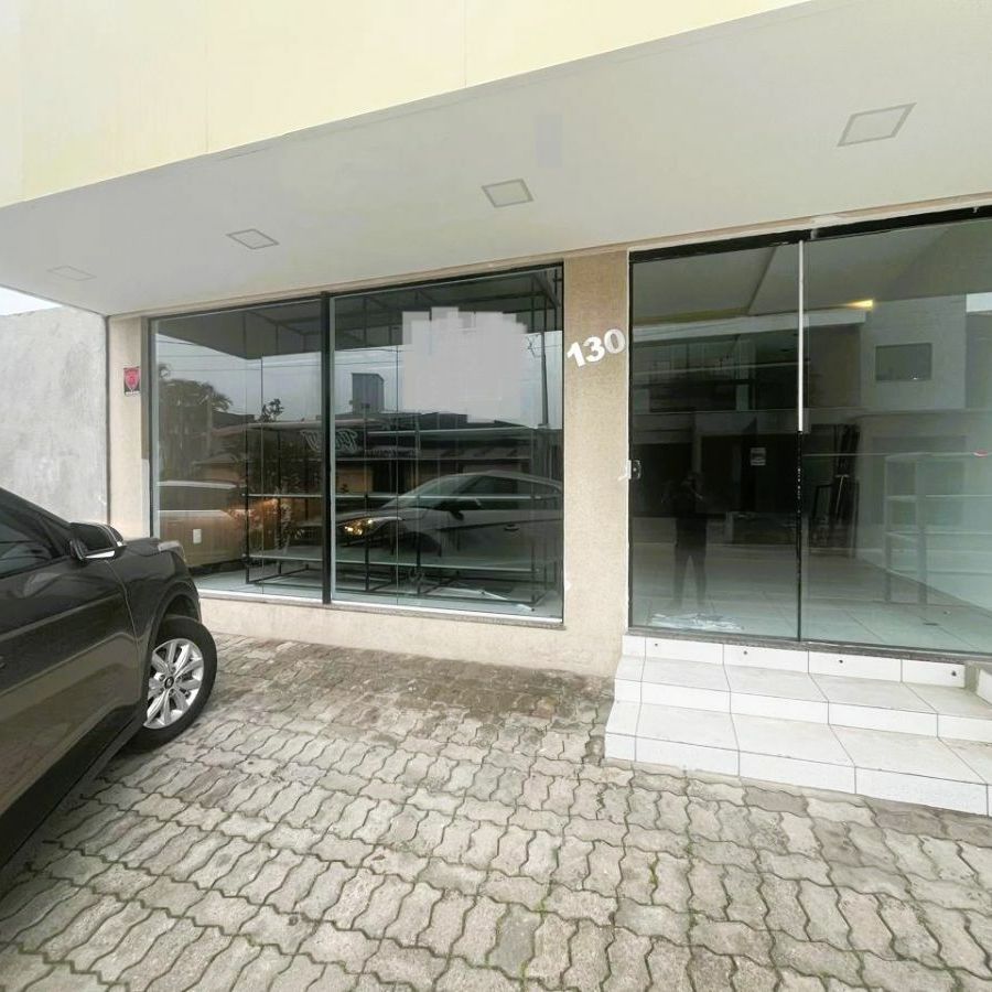 {{layout.imobiliaria.imb_razaosocial}}