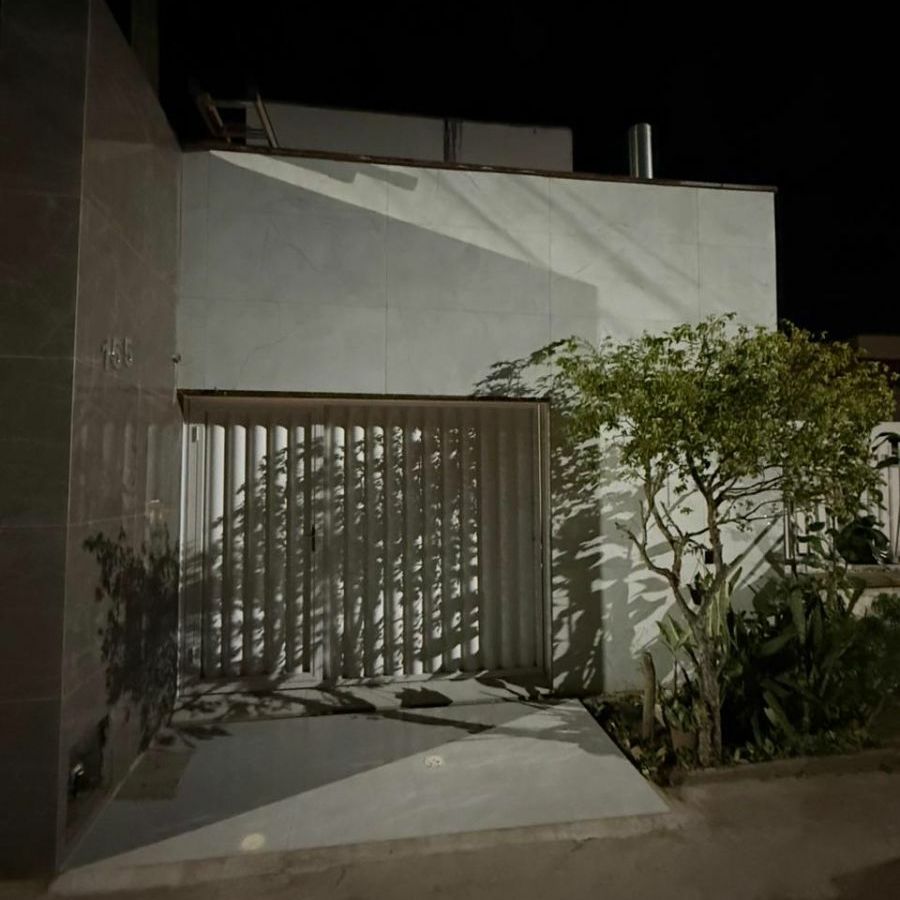 {{layout.imobiliaria.imb_razaosocial}}