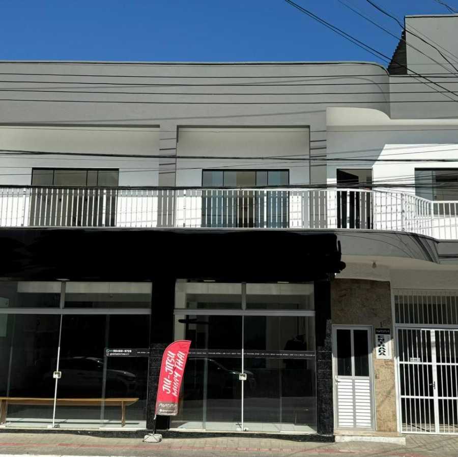 {{layout.imobiliaria.imb_razaosocial}}