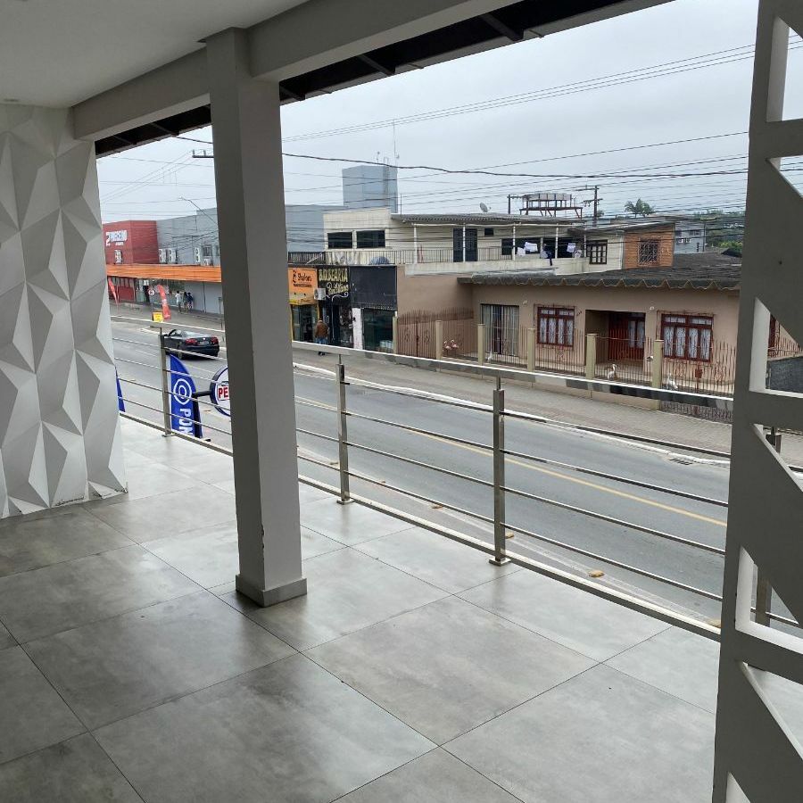 {{layout.imobiliaria.imb_razaosocial}}