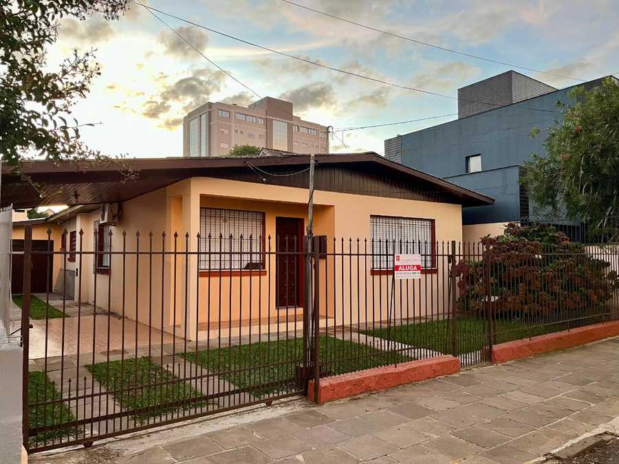 {{layout.imobiliaria.imb_razaosocial}}