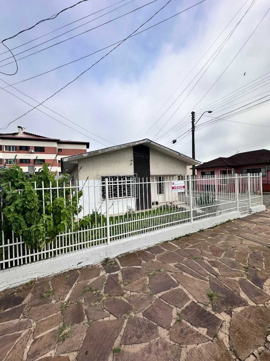 {{layout.imobiliaria.imb_razaosocial}}