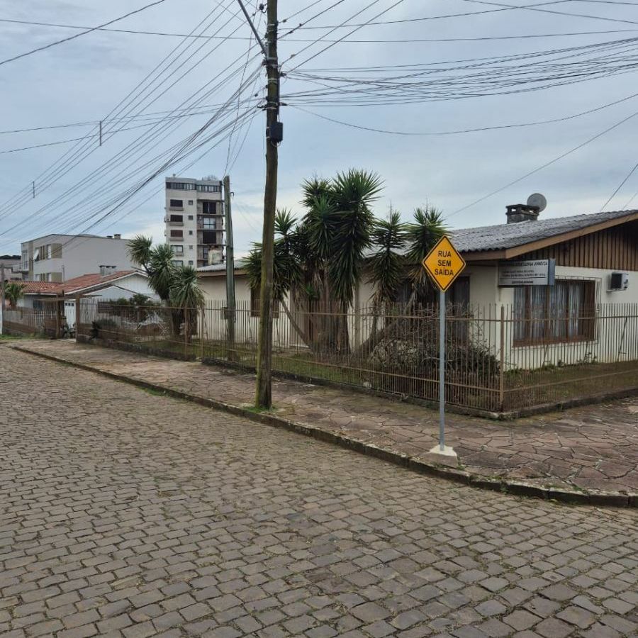 {{layout.imobiliaria.imb_razaosocial}}